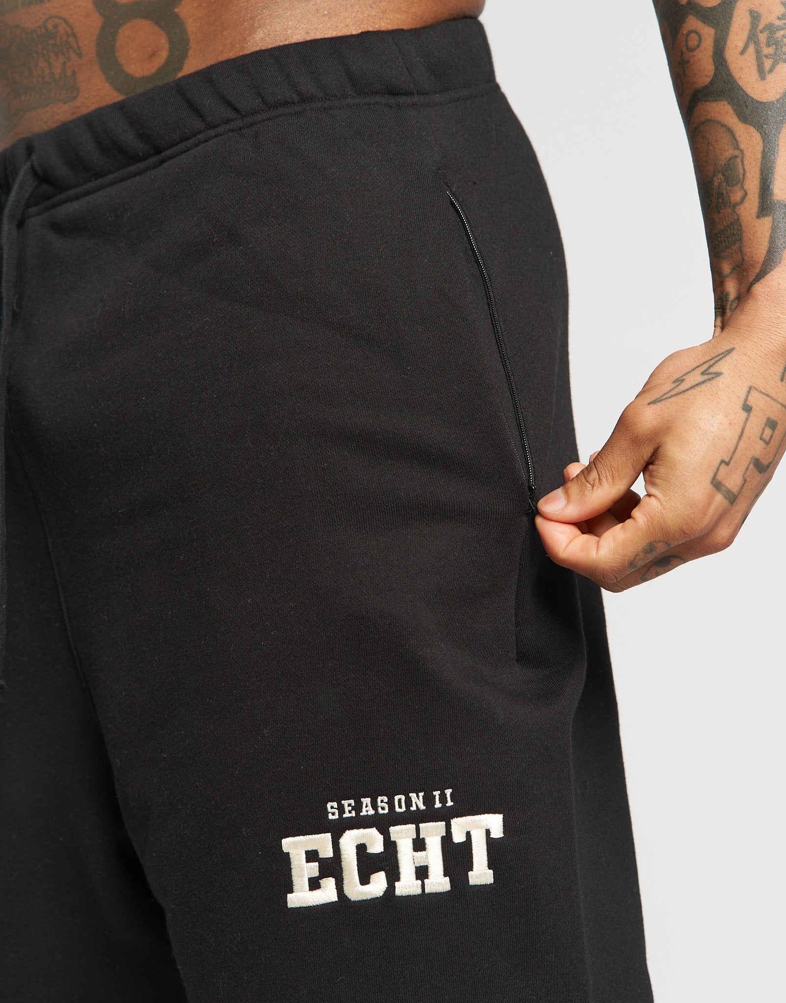 Season II Shorts - Black